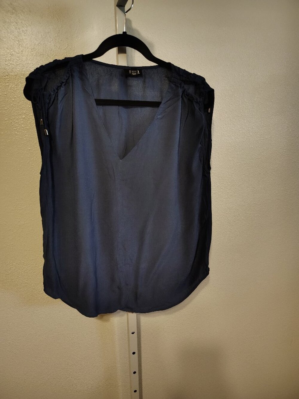 a.n.a. Women's Top Size Small V-Neck Navy Blue Rayon Sleeveless Cap Style